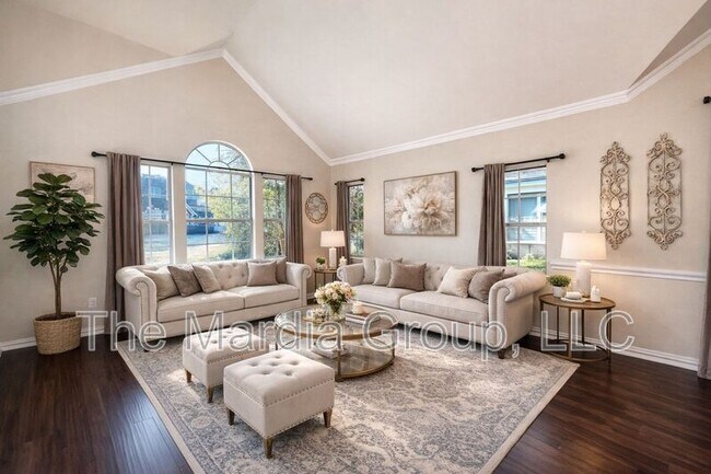 Building Photo - 7236 Tolosa