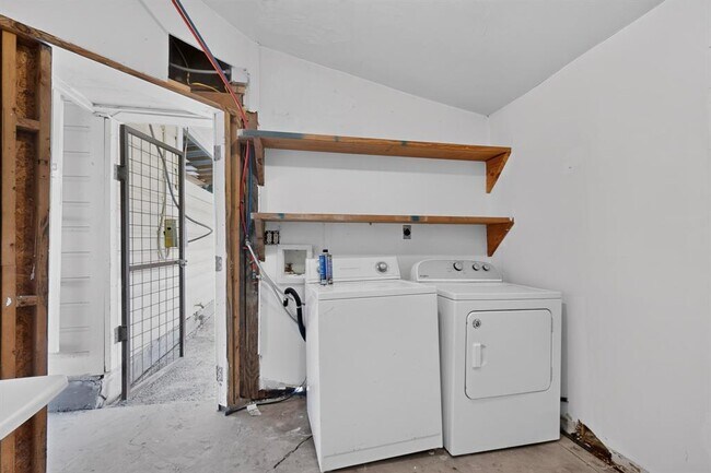 Building Photo - 4711 Alf Ave