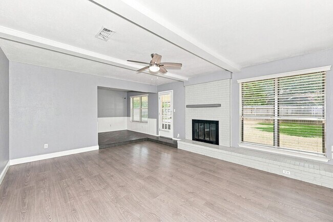 Building Photo - 3204 Denbury Dr