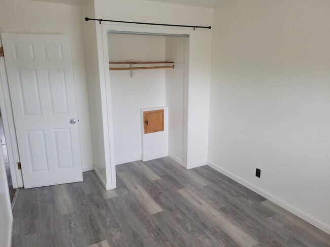 Building Photo - 6910N43rdM(723)