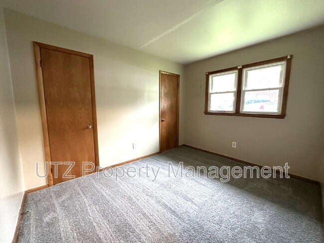 Building Photo - 444 E Green St