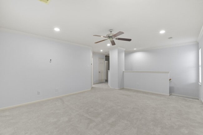 Building Photo - 15811 Vinemoss Ln