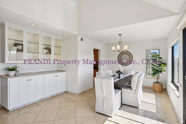 Building Photo - 4 Milland Ct