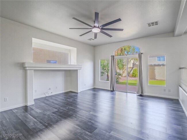 Building Photo - 10898 Carberry Hill St