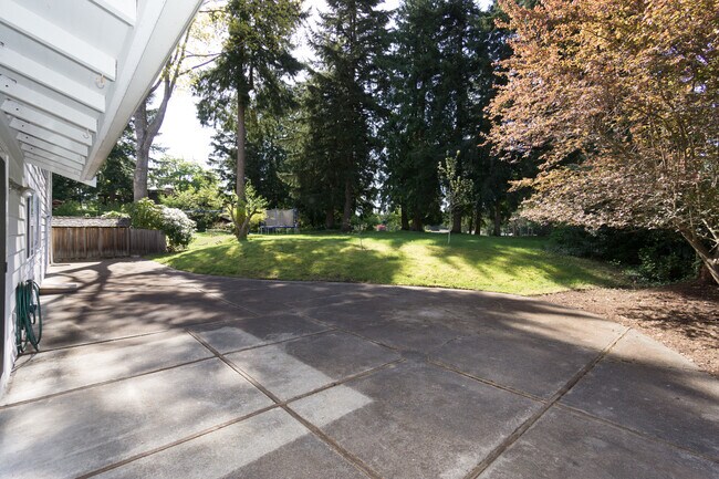 Building Photo - 14829 SE 170th St