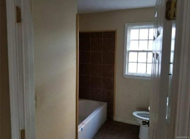 Building Photo - 3338 S Hull St