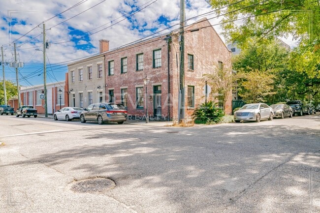 Building Photo - 163 State St