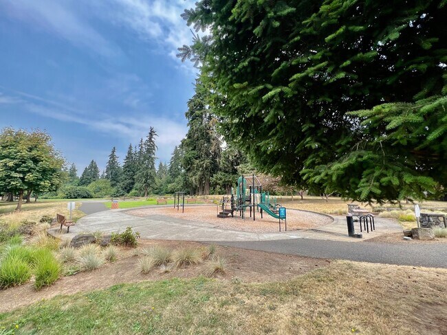 Building Photo - 9906 NE 46th Ct