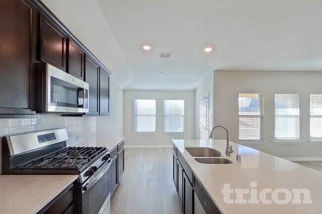 Building Photo - 1348 Renoir Dr