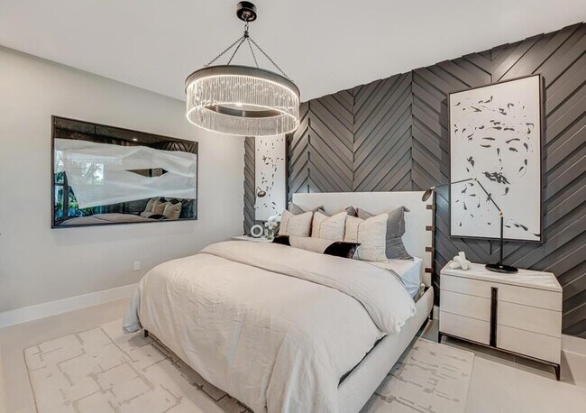 Building Photo - 925 SW Pr Ave