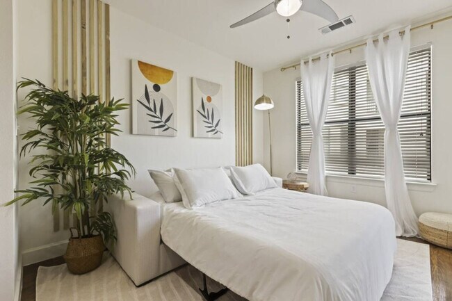 Building Photo - 5445 Town and Country Blvd