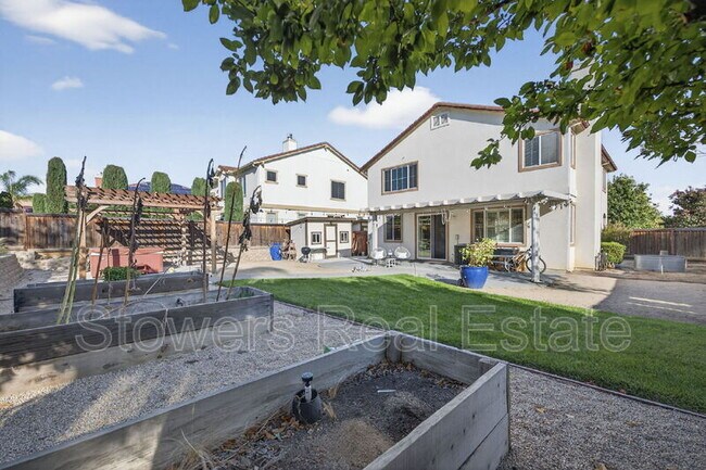 Building Photo - 729 Copperfield Ct