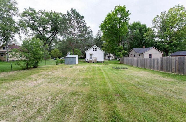 Building Photo - 226 Joyce St