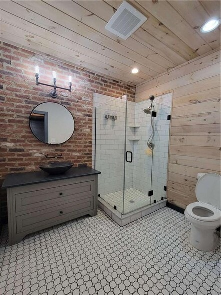 Building Photo - 550 E Main St