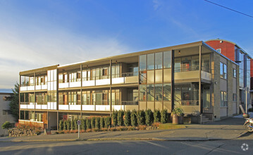 Building Photo - Capitol Crest Apartments