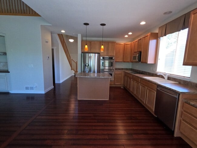 Building Photo - 2215 Harvest St