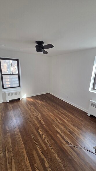 Bedroom - 165 Vroom St