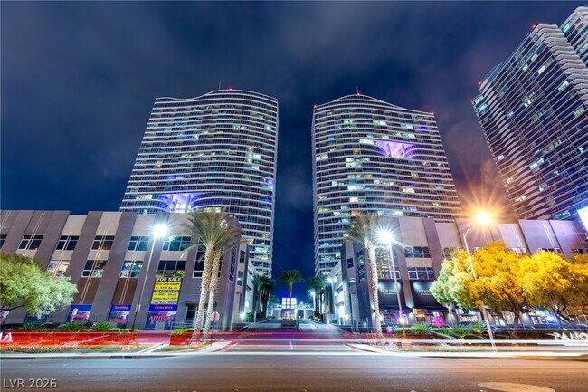 Building Photo - 4575 Dean Martin Dr