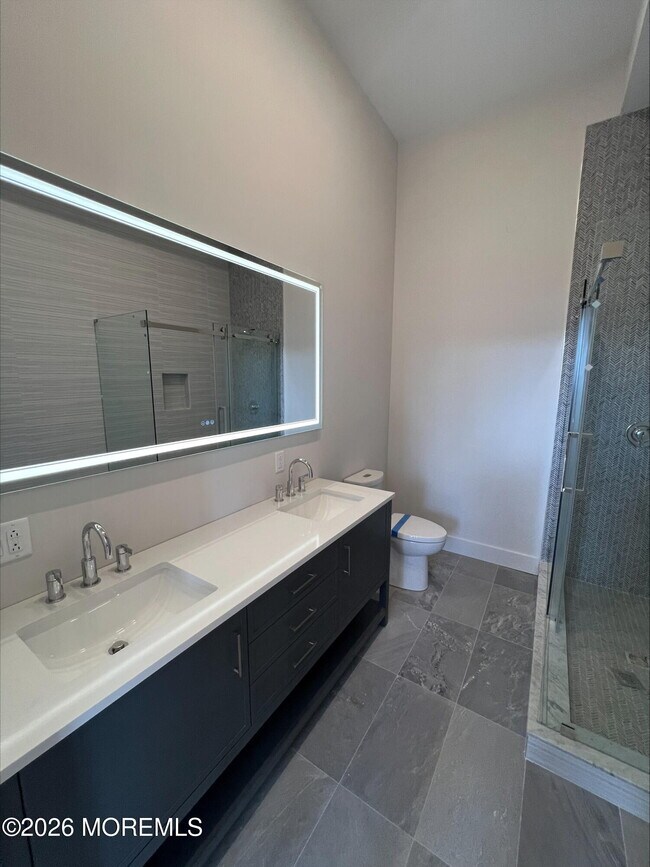 Building Photo - 42 Monmouth St