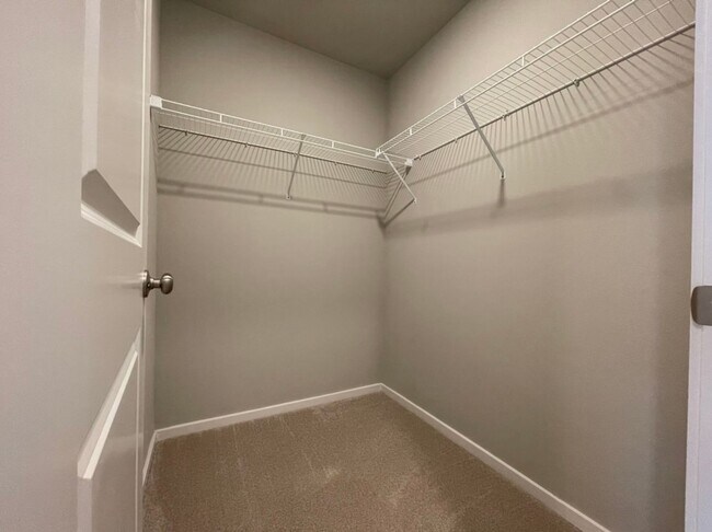 Building Photo - Modern 3-Bed, 2.5-Bath Home with Quartz Counters, Central A/C, and Prime Location!