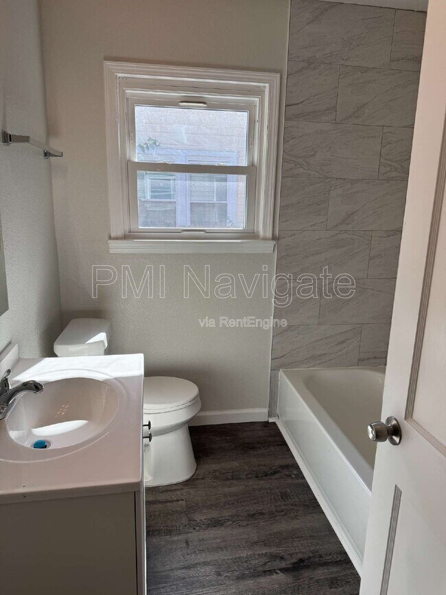 Building Photo - 1719 Schley Ave