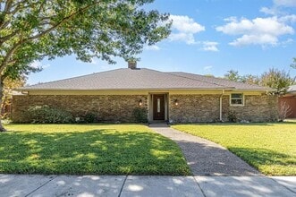 Building Photo - 904 Windsong Trail