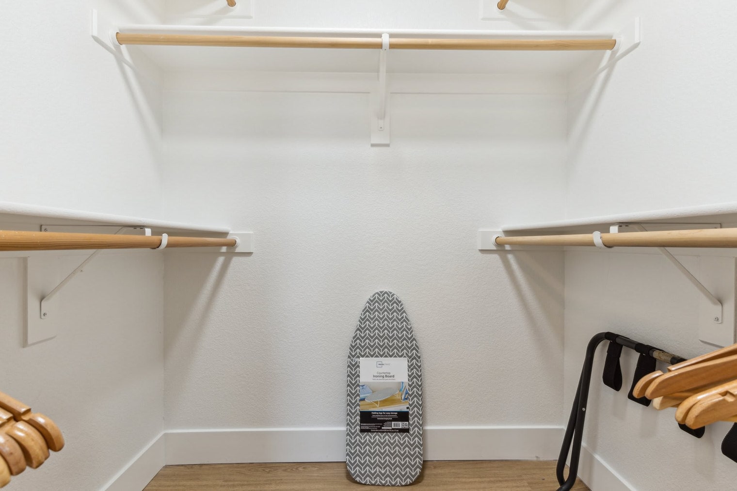 Building Photo - 9450 W Cabela Dr