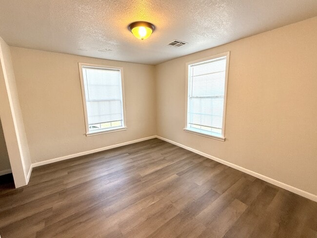 Building Photo - 5566 OK-199