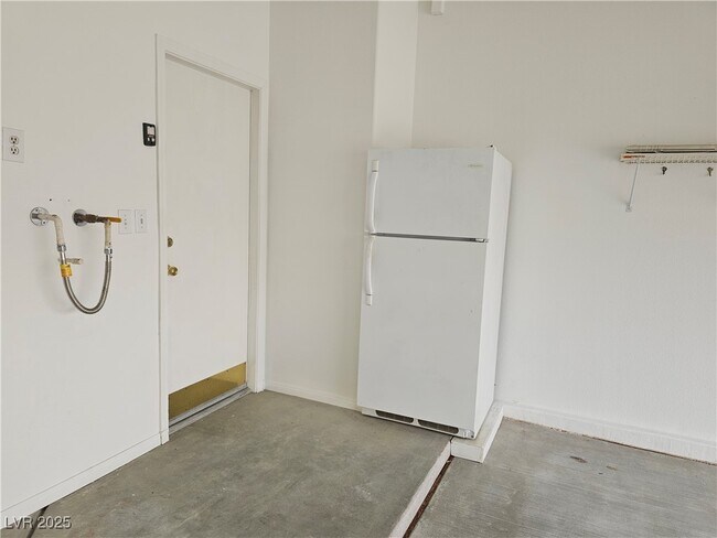Building Photo - 10804 Clarion Ln