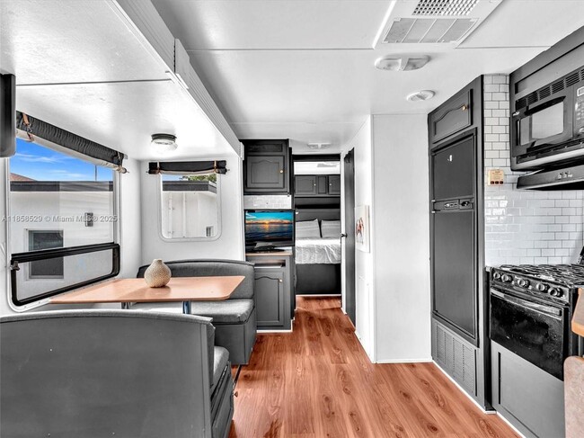 Building Photo - 107 Central Ave