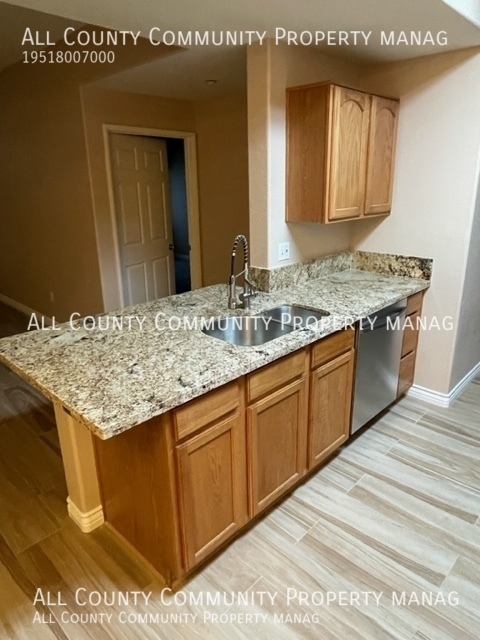 Building Photo - Remodeled 2 Bed, 2 Bath Condo in Murrieta!