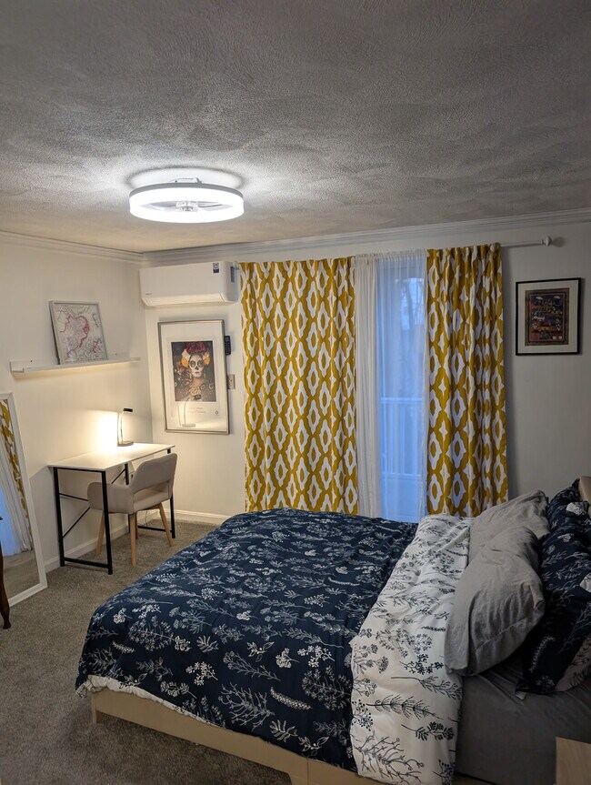 Building Photo - 159 Maverick St