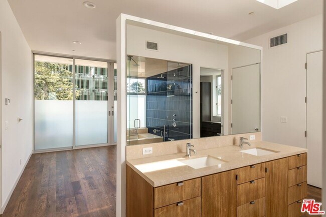 Building Photo - 4035 Van Buren Pl