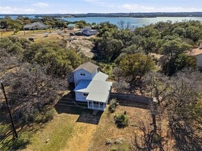 Building Photo - 2505 Belaire W Ln