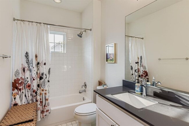 Building Photo - 1213 Eleanor St