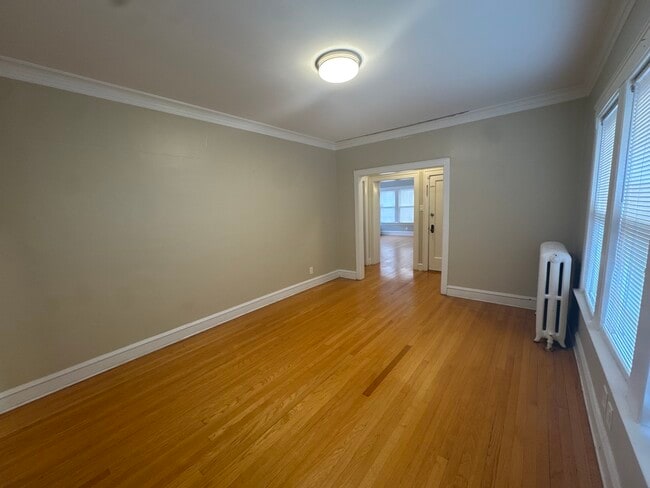 Building Photo - 6208 N Artesian Ave