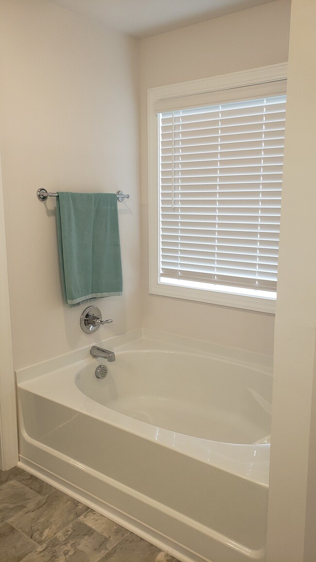 Building Photo - 413 Marietta Ln