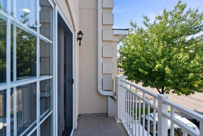 Building Photo - 209 Blue Heron Dr