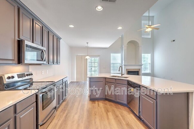 Building Photo - 459 Green Park Ln