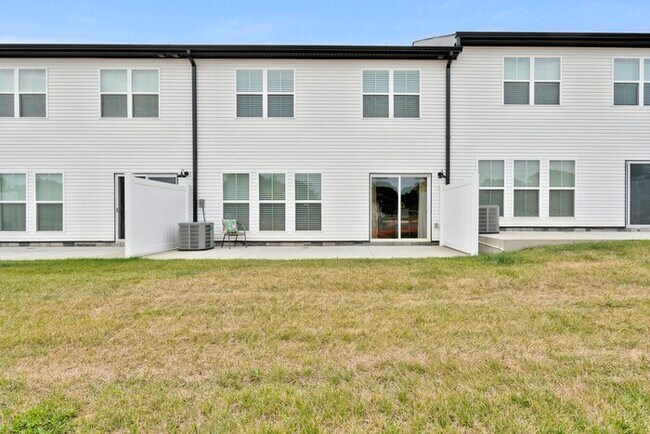 Building Photo - Unit #31 (166 Sango Rd)
