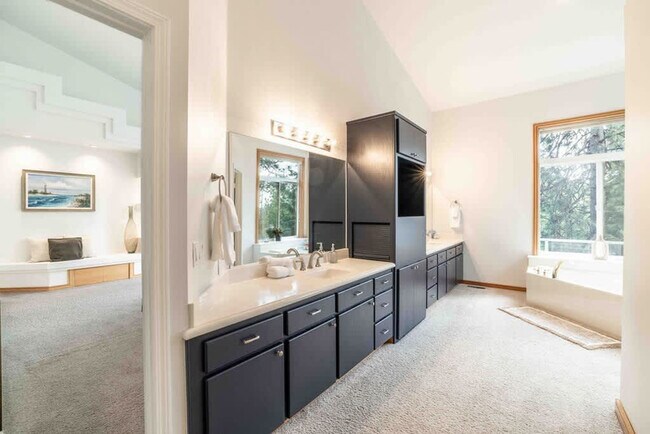 Building Photo - 3228 E Fernan Terrace Dr