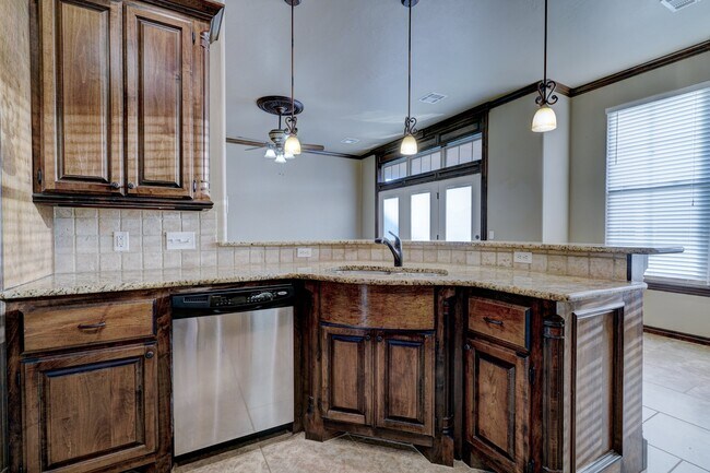 Building Photo - 812 Ryan Rd