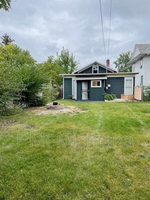 Building Photo - 514 W Madison St