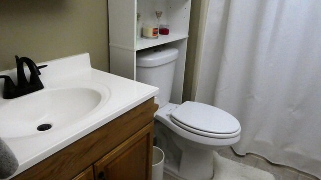 Building Photo - 2500 Fiore Way