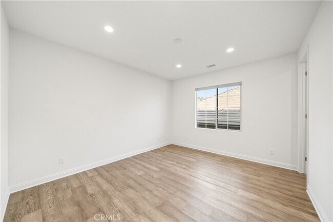 Building Photo - 1151 Summit Oak Dr