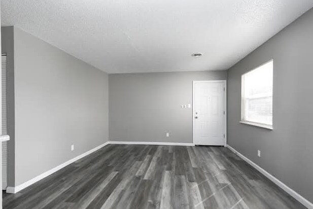 Building Photo - 472 Cedarview Ct