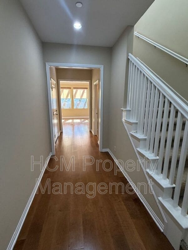 Building Photo - 105 Gemstone