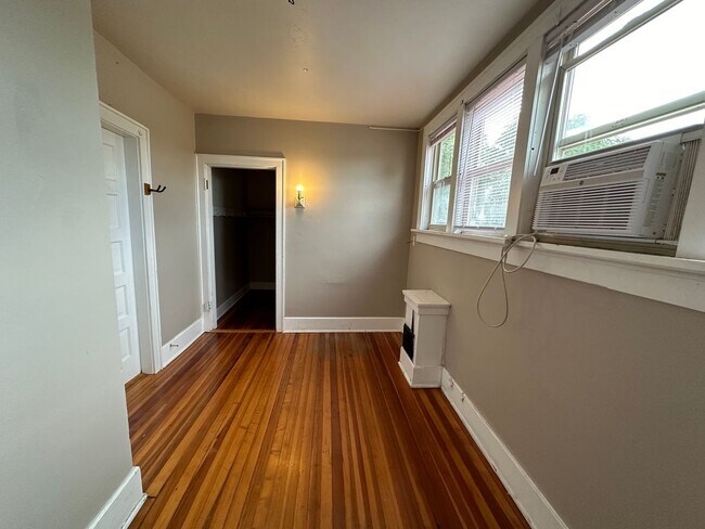Building Photo - 161 Frambes Ave