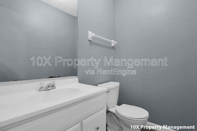 Building Photo - 6169 Laurelwood Ct