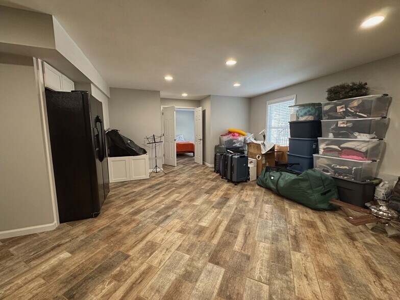 Building Photo - 105 Willow Bend Dr